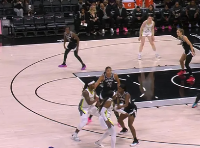 【WNBA】佩奇vs王牌 状态平平19投16分末节遭逆转
