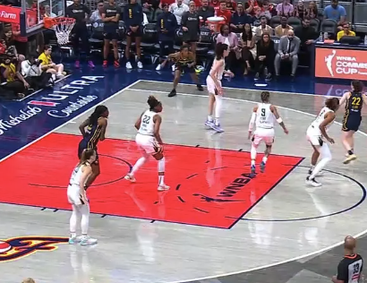 【WNBA】克拉克vs自由人 复出7记三分狂砍32+8+9