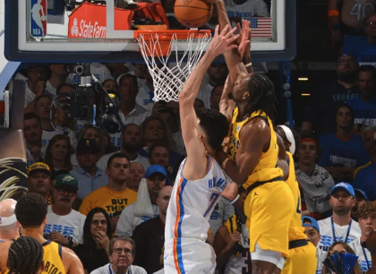 17日NBA十佳球：马图林全场追帽 内史密斯隔人补扣