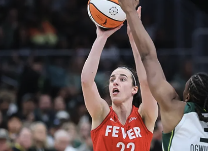 【WNBA】克拉克vs风暴 斩获6+9三分手感冰凉6投全失