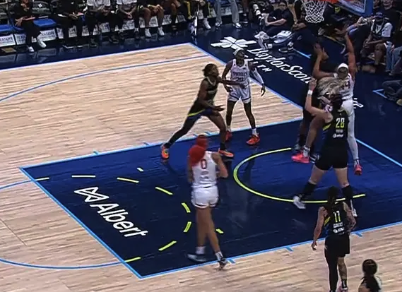 【WNBA】李月汝vs神秘人 4分6篮板2助攻稳定输出