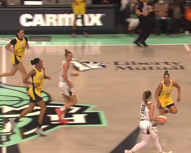 【WNBA】约内斯库vs火花 全能身手斩获20+6+6