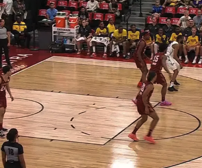 琼斯11日vs克利夫兰骑士 5 分个人集锦