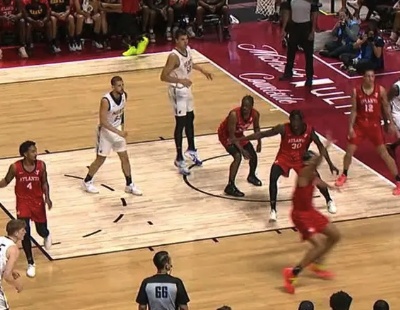 火力全开！卡斯帕拉斯 雅库乔尼斯vs老鹰单节14分集锦