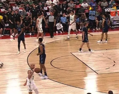 凯尔特人vs灰熊第四节比赛集锦