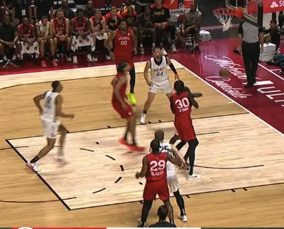 手感滚烫！巴夫金vs热火单节狂轰16分集锦