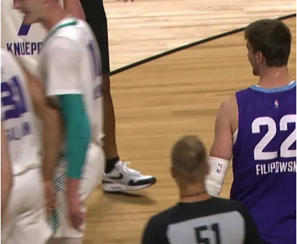 黄蜂vs爵士第二节比赛集锦