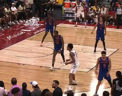 拉尼尔12日vs纽约尼克斯 10 分个人集锦