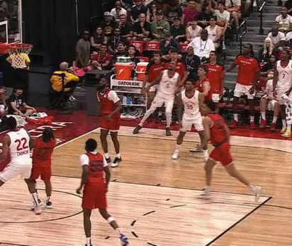 火力全开！AJ 劳森vs公牛单节14分集锦