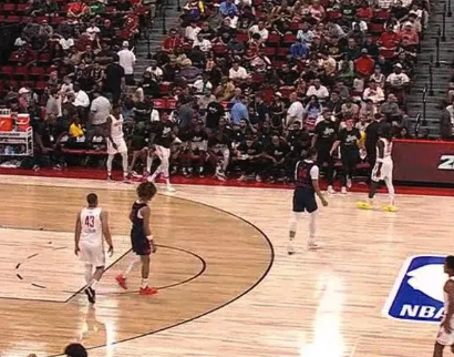 火箭vs快船第一节比赛集锦