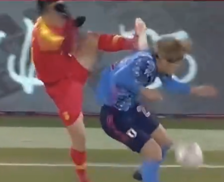 国足vs日本十大经典名场面：这些瞬间让亿万球迷沸腾